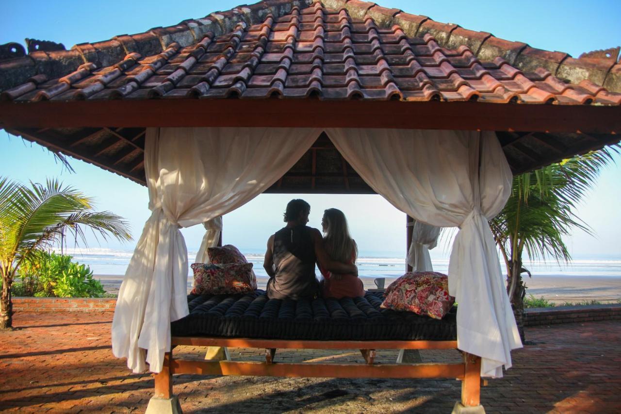Bali Hai Island Resort Pekutatan  Exterior photo